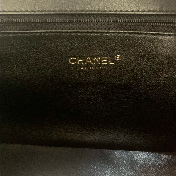 ❌sold❌Chanel Caviar Filigree Medium Flap GHW - Picture 5 of 15